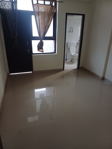 Room in 3 BHK Apartment at Amolik Sankalp, Sector 85 – for Rent