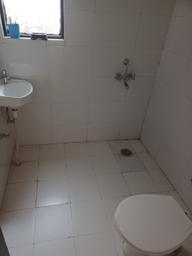 Bathroom, amolik-sankalp 1 Bedroom 438 Sq.Ft. Apartment In Sector 85 Faridabad 9324438