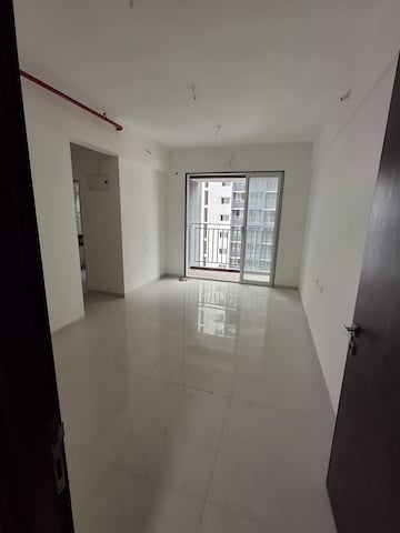 Room in 1 BHK Apartment at Ajmera Crosstown One, Kalyan West – for Rent