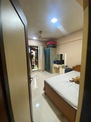 Furnished Amenities in 1 BHK Apartment at Ahuja Sea Crown, Kandivali West – for Rent