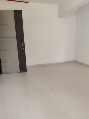 1 BHK Apartment For Rent in Rustomjee Meridian, Kandivali West