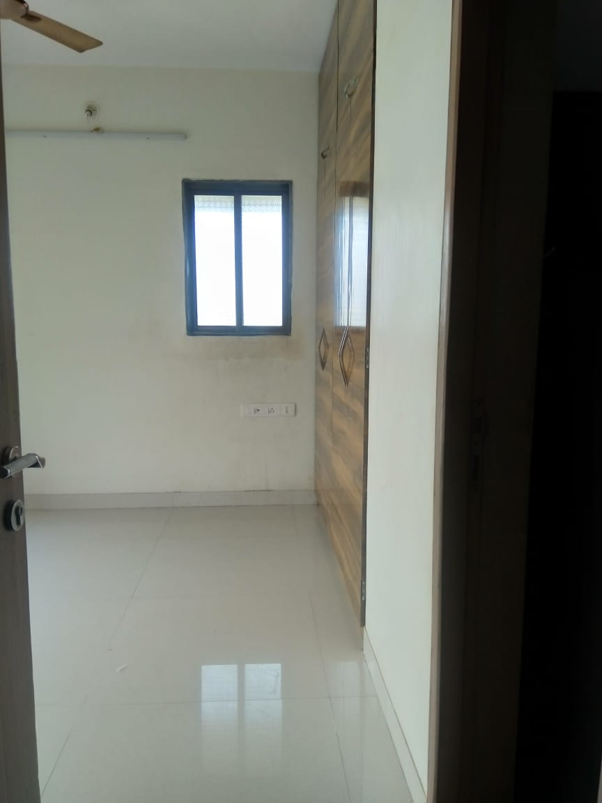 2 BHK + Pooja Room 800 Sq.Ft. Apartment in Golden Gate CHS