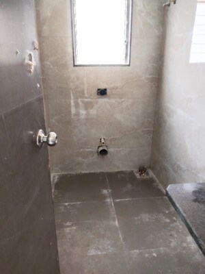 Bathroom in 1.5 BHK Apartment at Mahavir Darshan Kandivali, Kandivali West – for Rent