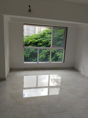 Room in 1.5 BHK Apartment at Mahavir Darshan Kandivali, Kandivali West – for Rent