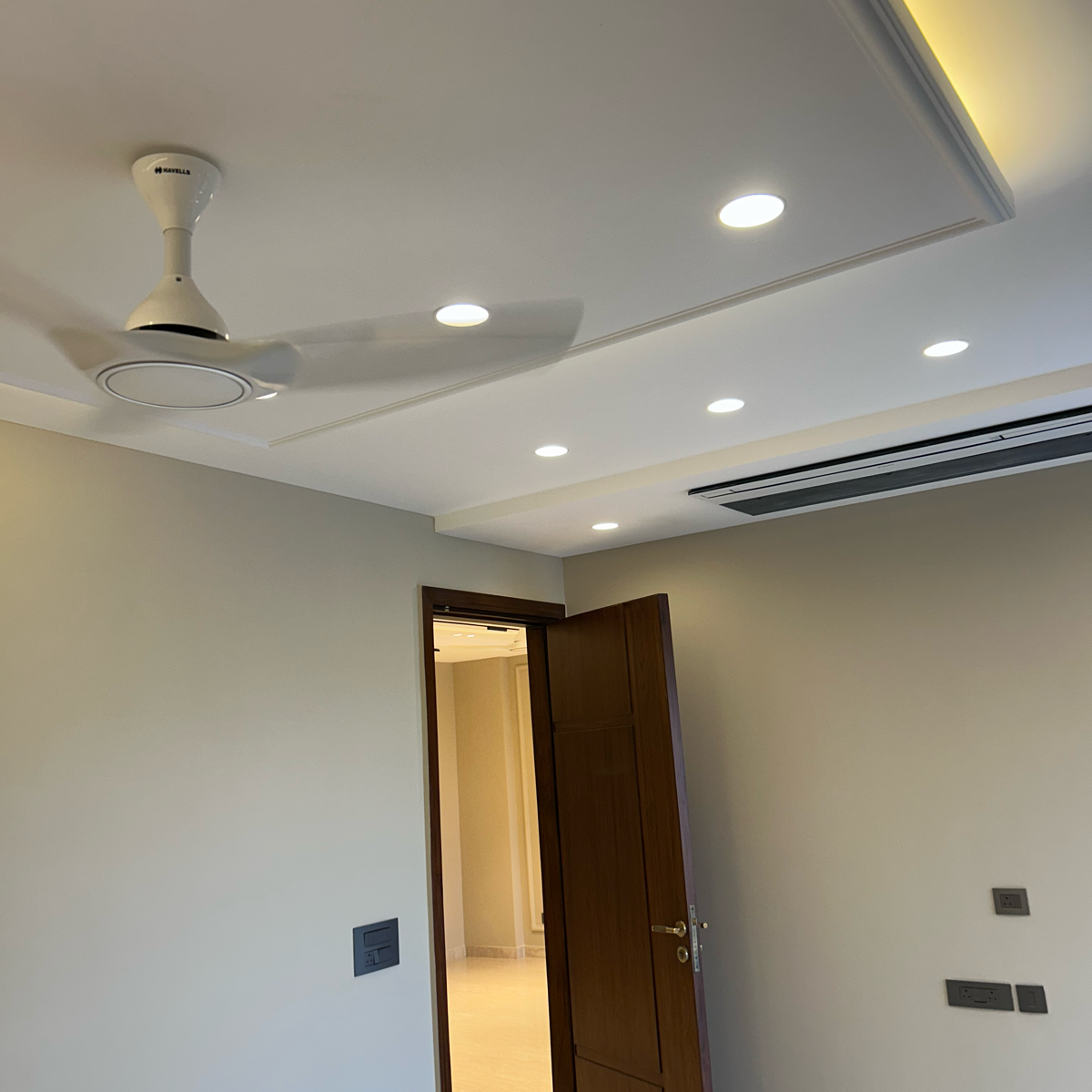 2 BHK Builder Floor For Sale in Kalkaji H Block