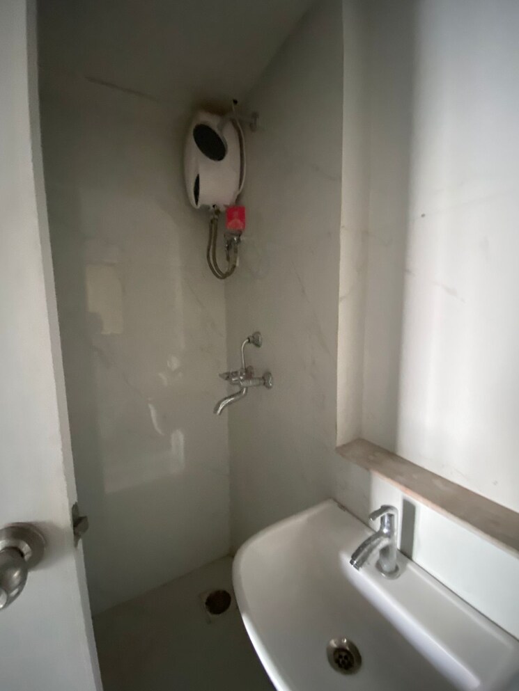 Bathroom, runwal-gardens-phase-i 1 Bedroom 486 Sq.Ft. Apartment In Dombivli East Thane 9324703