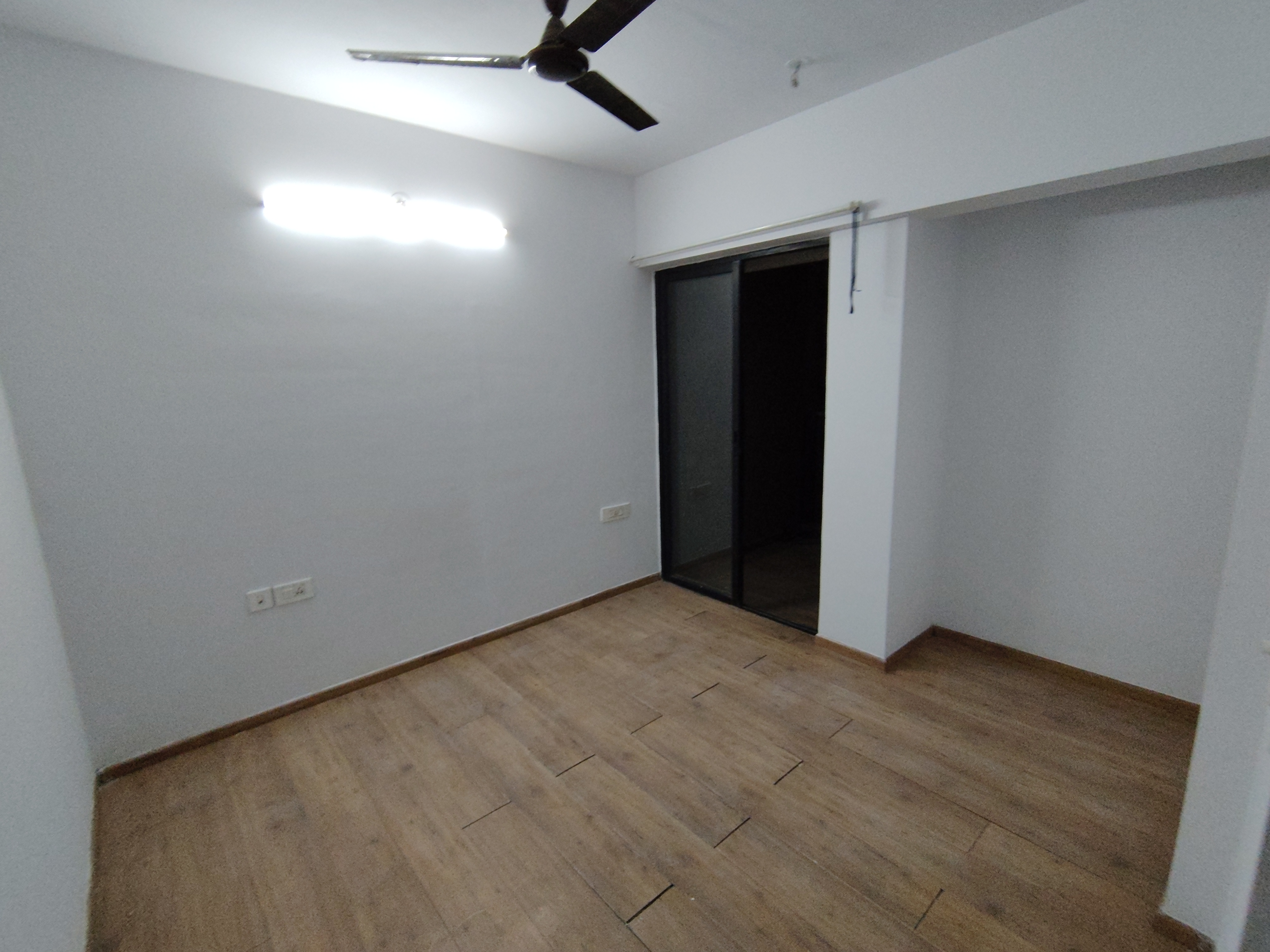 1 BHK + Extra Room Apartment For Rent in Lodha Palava City Lakeshore Greens