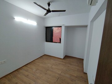 Room in 1 BHK Apartment at Lodha Palava City Lakeshore Greens, Dombivli East – for Rent