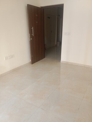 2 BHK Apartment For Rent in Sunteck Maxxworld, Tivri