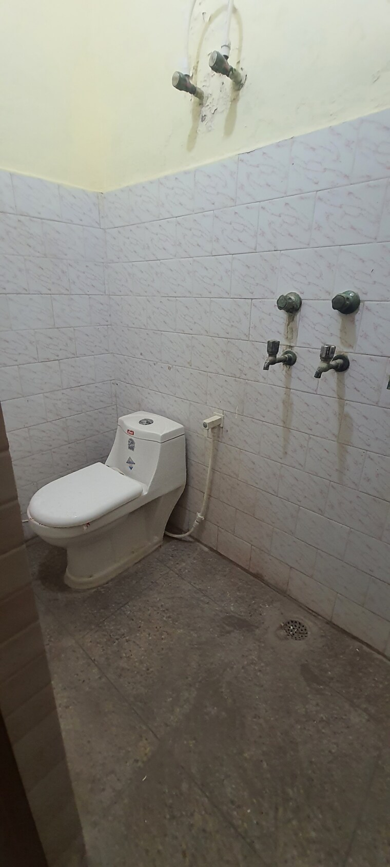 Bathroom, sector 3 1.5 Bedroom 540 Sq.Yd. Independent House In Sector 3 Faridabad 9324757