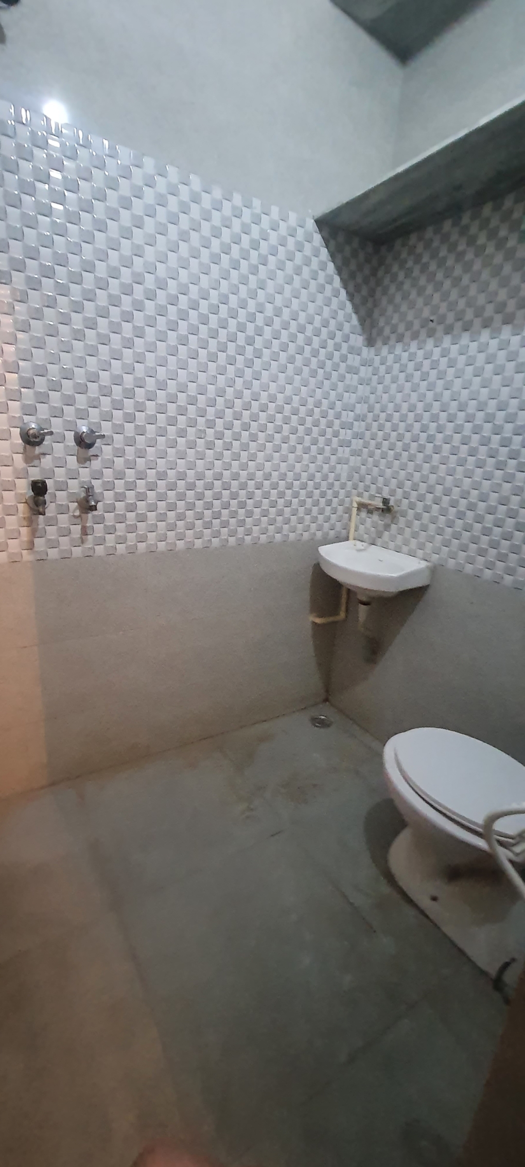 1.5 BHK + Pooja Room Independent House For Rent in Faridabad Sector 3