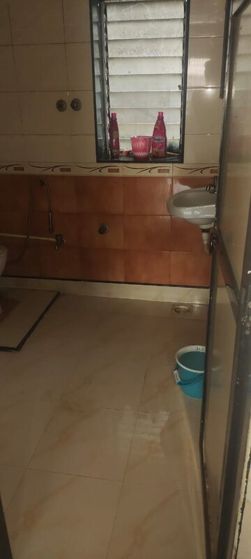 Master Bedroom in 1 BHK Apartment at Chembur – for Rent