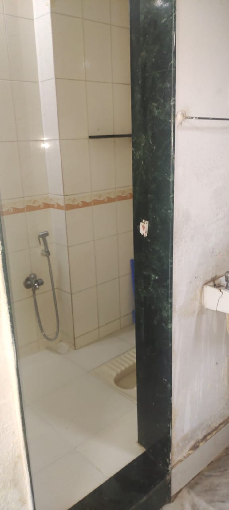 Bathroom, chembur 1 Bedroom 500 Sq.Ft. Apartment In Chembur Mumbai 9324780