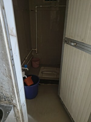 Furnished Amenities in Studio Apartment at Kurla West – for Rent