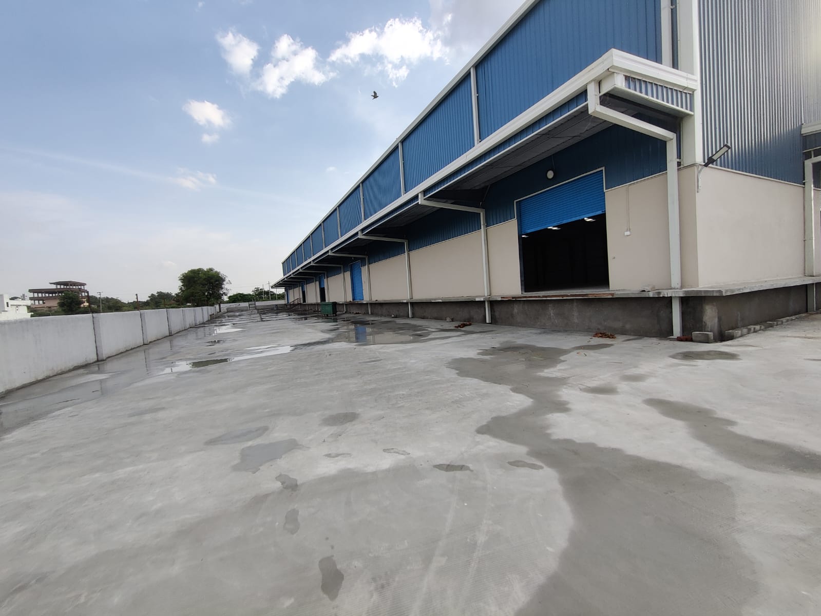 Warehouse For Rent in Shamshabad Road