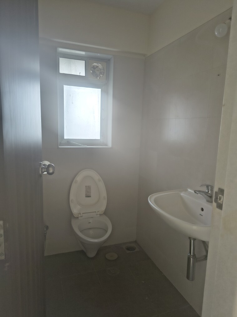 Bathroom, kurla east 2 Bedroom 580 Sq.Ft. Apartment In Kurla East Mumbai 9324790