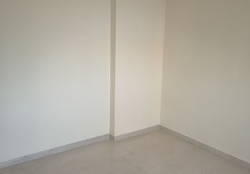 Furnished Amenities in 2 BHK Apartment at Kurla East – for Rent