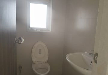 Bathroom in 2 BHK Apartment at Kurla East – for Rent