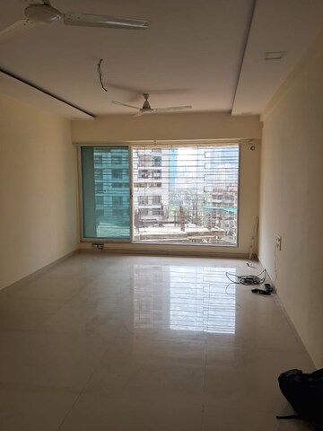 Room in 3 BHK Apartment at Shiv Parvati Apartments Andheri, Andheri West – for Sale