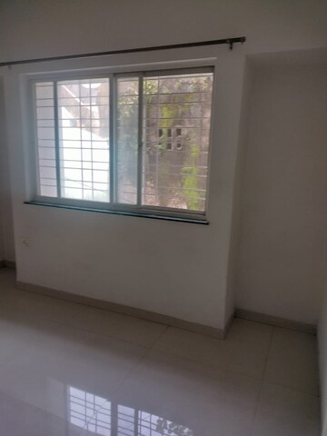 Room in 2 BHK Apartment at Pasaydan CHS Shaniwar Peth, Shaniwar Peth – for Rent