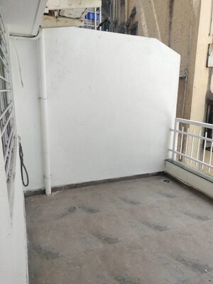 Room in 2 BHK Apartment at Pasaydan CHS Shaniwar Peth, Shaniwar Peth – for Rent