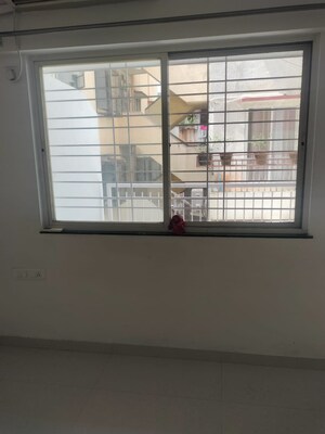 Room in 2 BHK Apartment at Pasaydan CHS Shaniwar Peth, Shaniwar Peth – for Rent