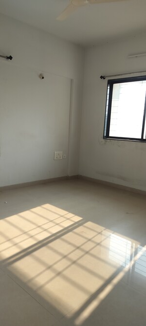 Room in 3 BHK Apartment at Kirti Crest Avenue, Baner – for Rent