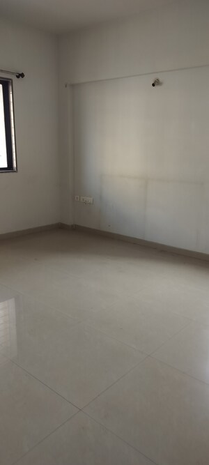Room in 3 BHK Apartment at Kirti Crest Avenue, Baner – for Rent