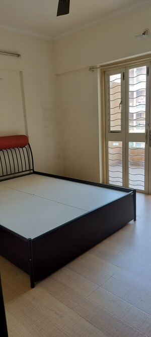 Room in 2 BHK Apartment at G K Roseland Residency, Pimple Saudagar – for Rent