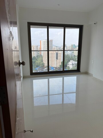Room in 3 BHK Apartment at Naman Habitat, Andheri West – for Sale