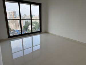 Room in 2 BHK Apartment at Naman Habitat, Andheri West – for Rent