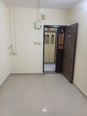 Room in 1 BHK Apartment at Jaldhara Sra Chs, Goregaon East – for Sale