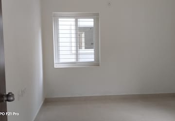 Room in 2 BHK Apartment at RR Sumit Arcade, Erragadda – for Sale