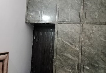 Room in 1.5 BHK Builder Floor at Huda – for Rent