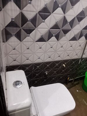 Attached Bathroom in 1.5 BHK Builder Floor at Huda – for Rent