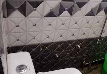 Attached Bathroom in 1.5 BHK Builder Floor at Huda – for Rent