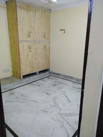 Room in 2 BHK Builder Floor at Lajpat Nagar 4 – for Rent