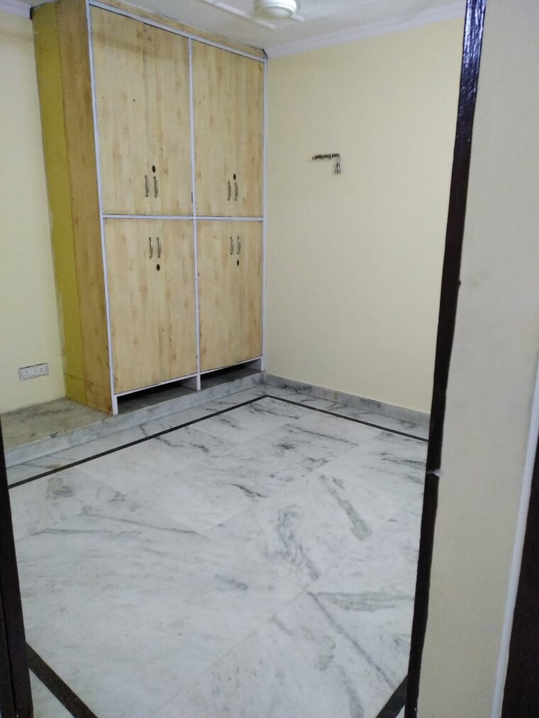 Room, lajpat nagar 4 2 Bedroom 1009 Sq.Ft. Builder Floor In Lajpat Nagar 4 Delhi 9324985