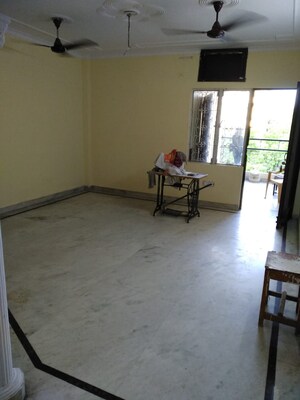 Parking in 2 BHK Builder Floor at Lajpat Nagar 4 – for Rent