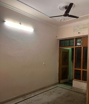 Room in 2 BHK Independent House at Gomti Nagar – for Rent