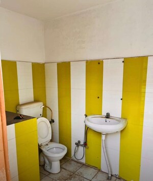 Master Bedroom in 2 BHK Independent House at Gomti Nagar – for Rent