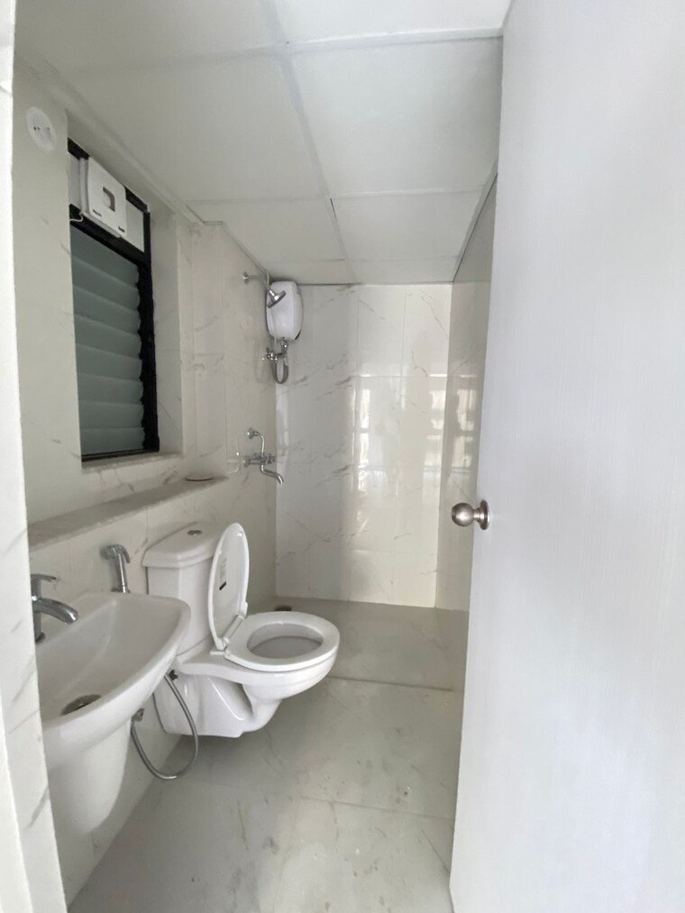 Bathroom, runwal-gardens-phase-i 2 Bedroom 693 Sq.Ft. Apartment In Dombivli East Thane 9325017