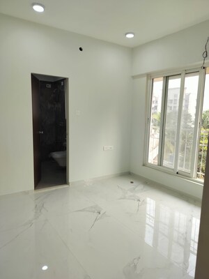 Room in 2 BHK Apartment at Sunteck City Avenue 4, Goregaon West – for Rent