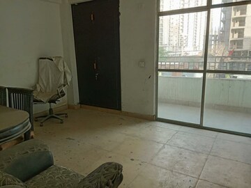 Room in 2 BHK Apartment at Himalaya Pride, Tech Zone 4 Greater Noida – for Rent