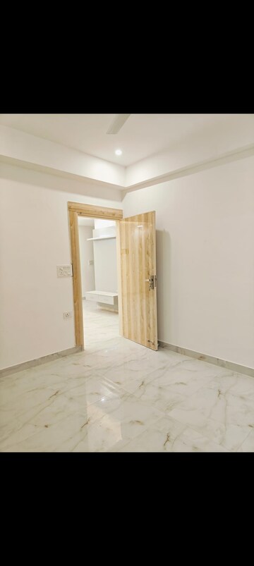 2 BHK Builder Floor For Rent in Saket