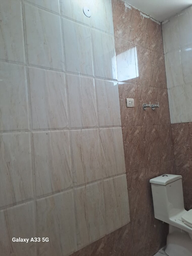 Bathroom, sector 23 4 Bedroom 500 Sq.Yd. Builder Floor In Sector 23 Gurgaon 9325148