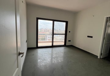 Room in 3 BHK Apartment at Kanakapura Road – for Sale