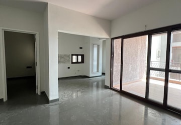 Room in 3 BHK Apartment at Kanakapura Road – for Sale