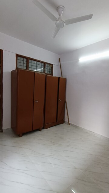Room in 2 BHK Builder Floor at Sector 23 – for Rent
