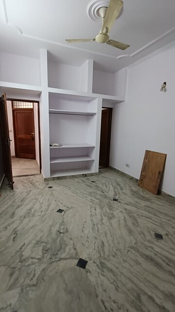 Room in 2 BHK Builder Floor at Sector 23 – for Rent